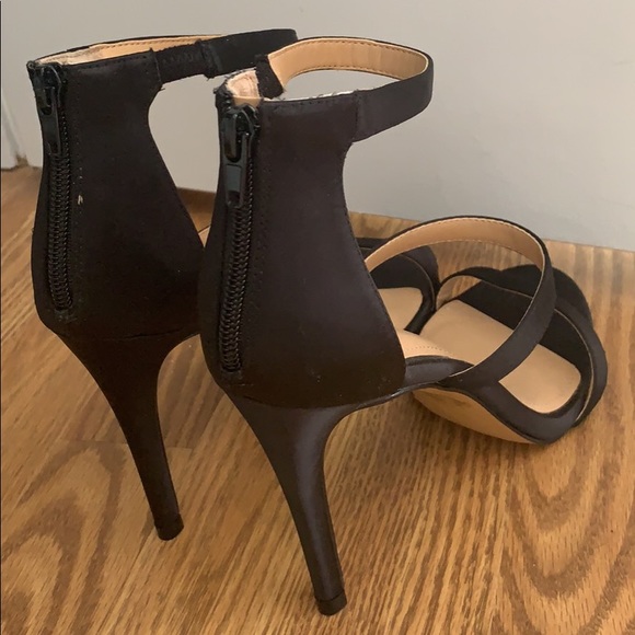Express straps black heels-size 9.5 - Picture 4 of 4